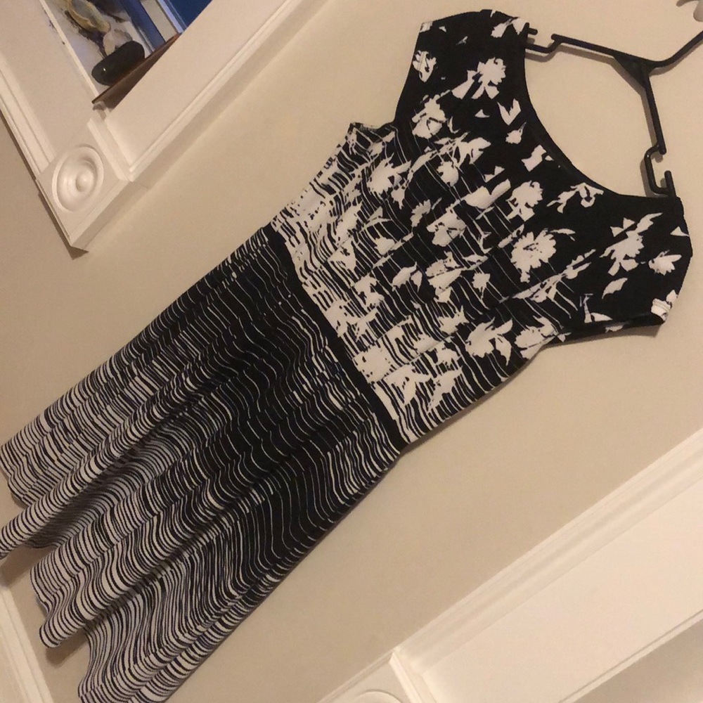 Like new - black and white dress